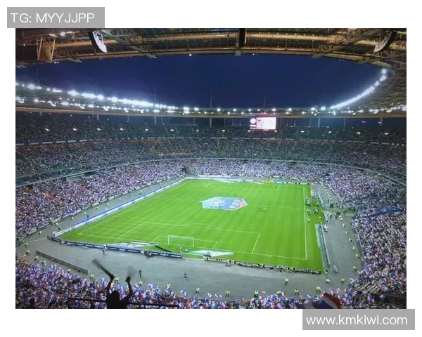 十位传奇足球巨星纵横绿茵展现激情与荣耀追忆经典时刻