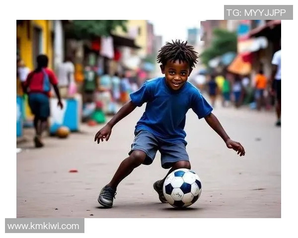 小脚足球球星崛起之路：从街头到赛场的传奇历程与奋斗精神