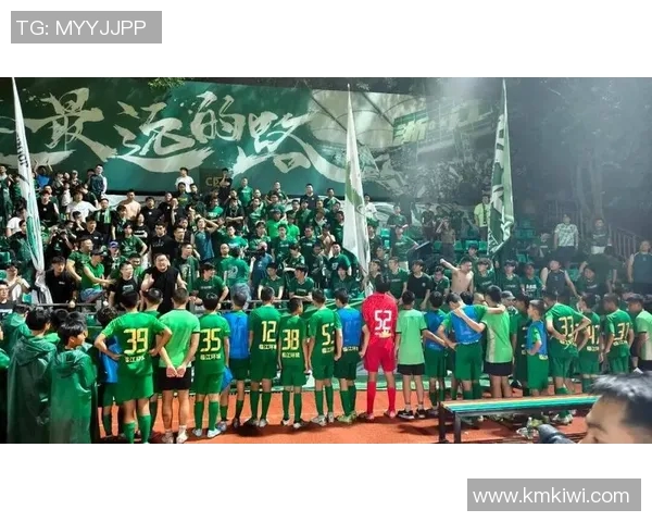 业余足球场上崛起的球星们如何用激情和努力改变命运 业余足球场上崛起的球星们如何用激情和努力改变命运