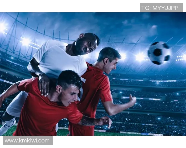 绿茵场上追逐梦想的球星背影映照无尽拼搏与荣耀时刻 绿茵场上追逐梦想的球星背影映照无尽拼搏与荣耀时刻